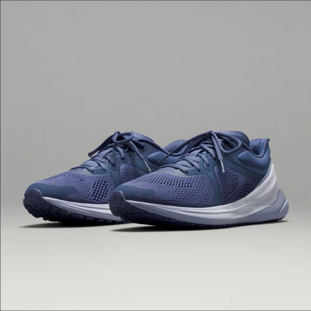 Sold out ! lululemon blissful women’s running shoes Sz 8.5